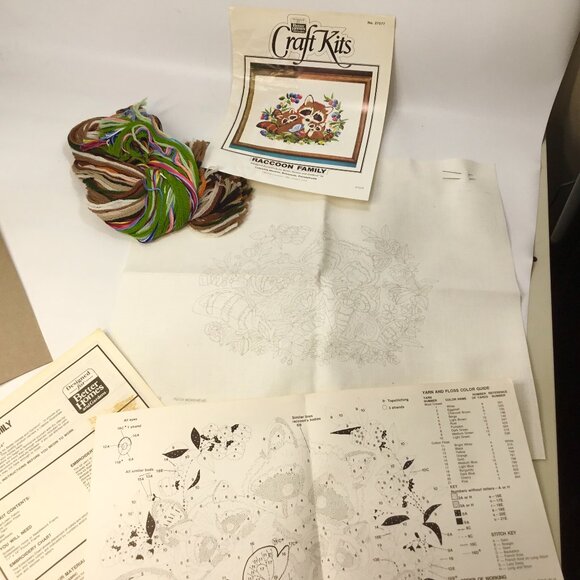 Vtg Raccoon Family Crewel Kit Craft Kit Columbia Minerva 27577 Ruth Morehead - Picture 5 of 6